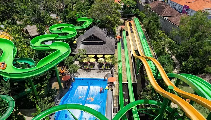 تجهیزات رفاهی مختلف در پارک آبی بالی